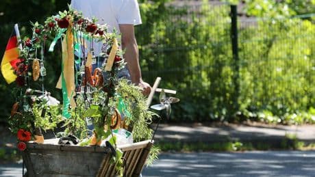 Bollerwagen, Grillen, Musik: „Da haben schon welche vom Planwagen uriniert“ – klare Regeln zum Vatertag