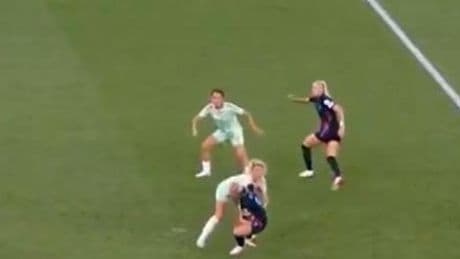 ¡Ver para creer! Italia clama por el polémico penalti que le deja fuera de la Eurocopa