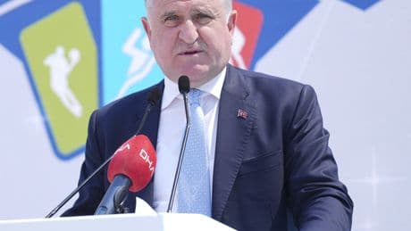 Bakan Bak, temel atma törenine katıldı!