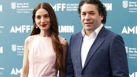 El estilismo español de María Valverde brilla en el Atlàntida Film Fest junto a su pareja Dudamel