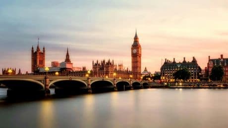 EDITO. Taxer les riches? Le Royaume-Uni vient de le faire et depuis 4.400 dirigeants et 110 milliards de dollars ont quitté le pays
