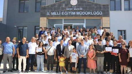 LGS'de birinci olan 5 öğrenciye burs verilecek! 9 ay boyunca sürecek