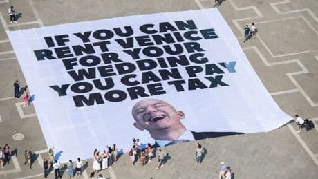 « Si tu peux louer Venise pour ton mariage, tu peux payer plus d’impôts » : des habitants dénoncent la privatisation de la ville par le fondateur d’Amazon Jeff Bezos
