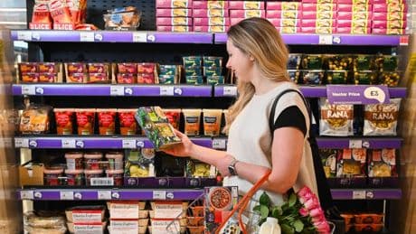 Sainsbury’s investors eye sales as grocers step up focus on price cuts