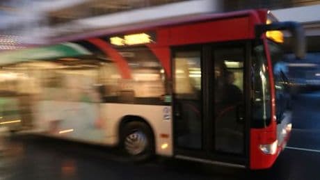 Sachsen-Anhalt: Betrunkener Teenager baut Unfall mit geklautem Linienbus