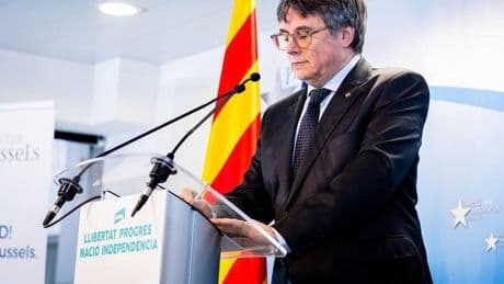 Junts exige al PP una reunión Feijóo-Puigdemont en Waterloo si quiere abordar la moción de censura