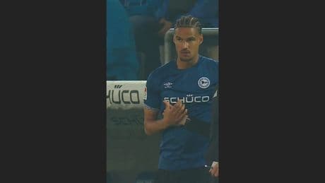 Joel Felix - Handschlag-Fail vom Bielefeld-Riese