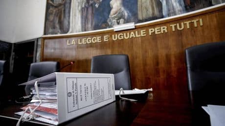 Chi rischia il carcere e chi i domiciliari: per i sei inquisiti è l'ora della verità