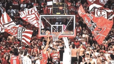 Ultras del Hapoel Tel Aviv agreden a sus propios jugadores