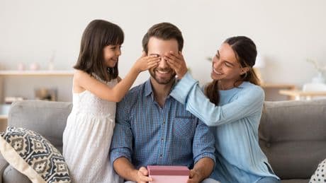 Fête des pères : pourquoi la France célèbre-t-elle les papas le troisième dimanche de juin ?