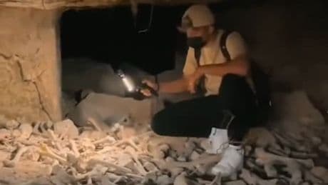 Abenteurer macht Grusel-Fund - Höhle voller Menschenknochen