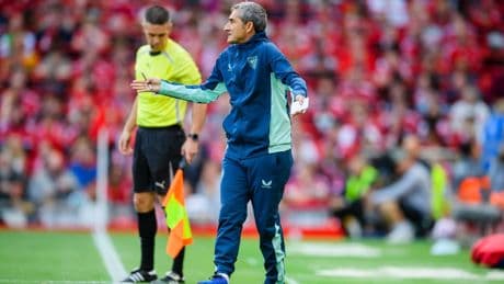 Valverde tendrá para elegir entre Yuri y Paredes como socio de Vivian para el inicio de Liga frente al Sevilla