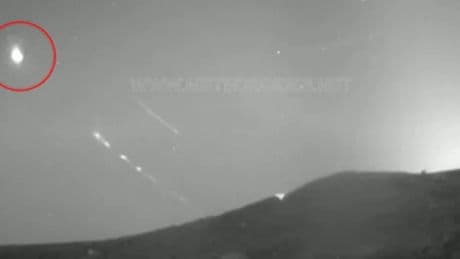 Las perseidas producen una bola de fuego que se deja ver en los cielos de España