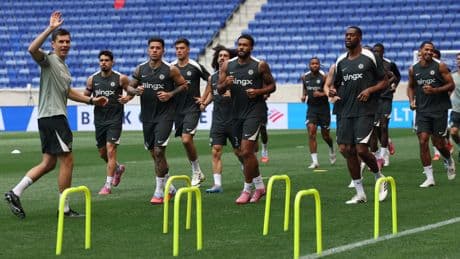 Chelsea - PSG en directo | Beraldo vuelve a ser titular en sustitución de Pacho