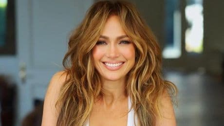 Kuki Giménez, maquilladora: “El secreto para que el bronceador en crema funcione es que se funda con la piel y resalte la luminosidad natural; el tono es clave para que el resultado sea natural”