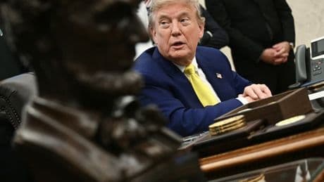 "J'aime décider à la dernière seconde": Donald Trump entretient le flou sur ses intentions une semaine après le début de la guerre entre l'Iran et Israël
