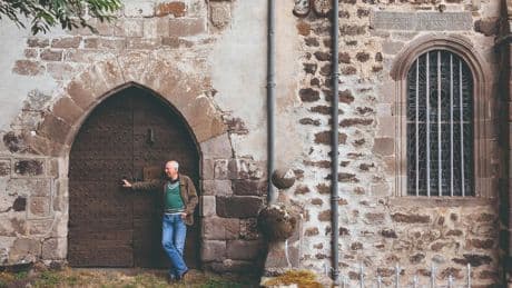 Claude Aguttes, 77 ans: profession sauveur de monuments historiques en ruines et en péril