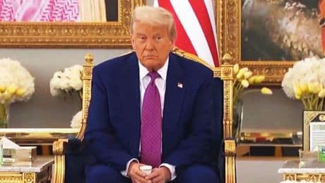 Trump Suudi Arabistan’da: Kahve krizi dikkat çekti