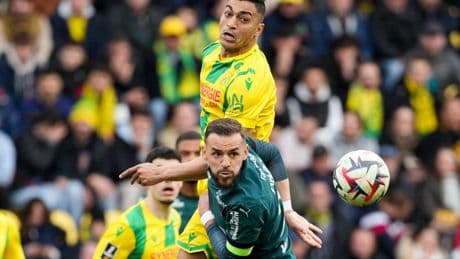 « Il n’y a jamais de sanctions à la hauteur de ce problème » : pourquoi l’homophobie gangrène toujours les stades de foot