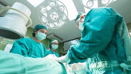 Prefieren ser dermatólogos a médicos de familia