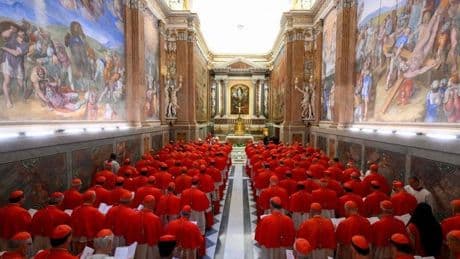 ¿Por qué hay seis cardenales que han roto la etiqueta del cónclave?