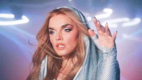 Letra y vídeo de El apagón, la nueva canción de Melody después de Eurovisión 2025: "En cada caída asumo la herida"