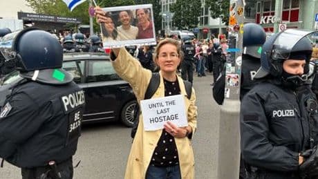 FDP-Politikerin Karoline Preisler bei Pro-Palästina-Demo in Berlin bedrängt und verletzt