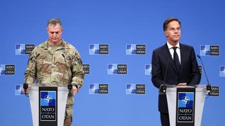 La OTAN reforzará las fronteras con Rusia tras el ataque contra Polonia pero Trump asume que los drones entraron "por error"
