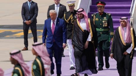 Trump inicia en Arabia Saudí una gira por Oriente Próximo para lograr grandes acuerdos económicos