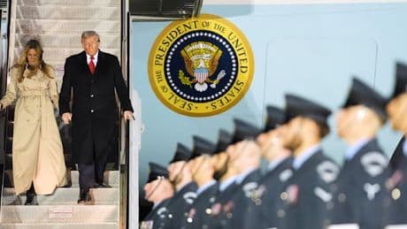 Trump zu seinem zweiten Staatsbesuch in Großbritannien eingetroffen