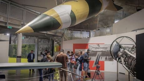 En immersion à La Coupole, bunker de la Seconde guerre mondiale, grâce à Histopad, la tablette qui redonne vie aux musées