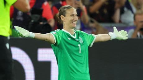 Double survivante du cancer, PSG... 5 choses à savoir sur Ann-Katrin Berger, héroïne de l’Allemagne face aux Bleues