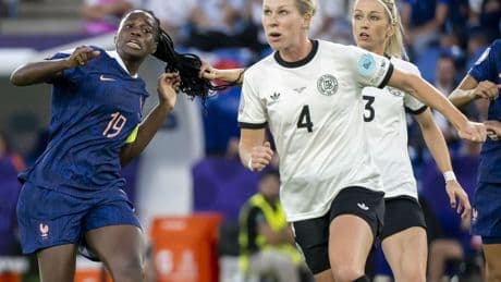 Fußball-EM: An den Haaren gezogen: Dauer der Hendrich-Sperre noch offen