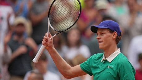 Jannik Sinner makes light work of Jiri Lehecka at French Open