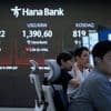 Asian shares mostly advance after Wall Street cruises to more records