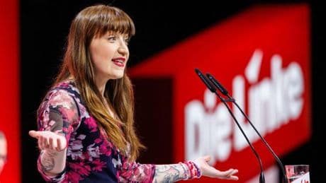 Fraktionschefin Heidi Reichinnek hält kämpferische Rede