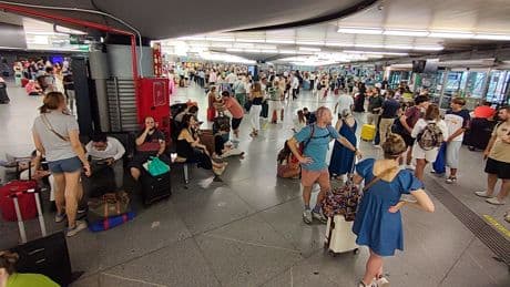 Nuevo caos ferroviario: los trenes Madrid-Sevilla no circularán hasta nuevo aviso por una avería en las catenarias