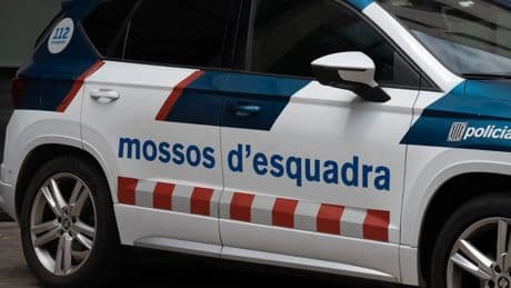 Atacan con una navaja a un profesor en el barrio de la Mina de Sant Adrià de Besòs