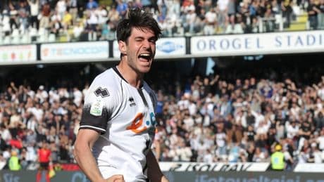 Playoff di Serie B, il pronostico di Catanzaro-Cesena. Lo Spezia spettatore interessato