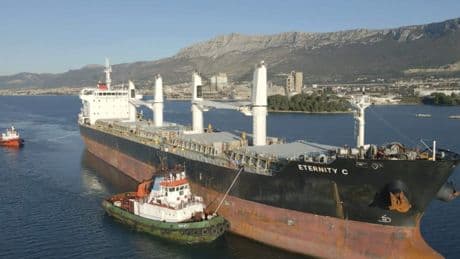 LIVE | Vrachtschip gezonken na aanval met zeedrones bij Jemen: opvarenden in reddingsvesten in het water