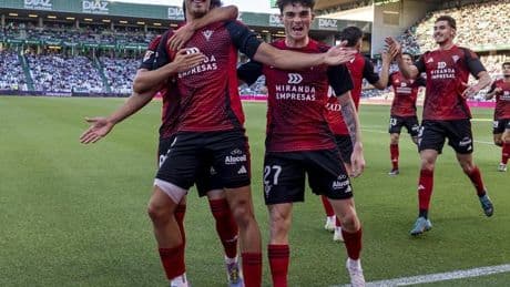 El Mirandés logra un triunfo que vale medio ascenso