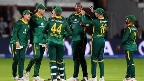 South Africa beat England by five runs to wrap up ODI series