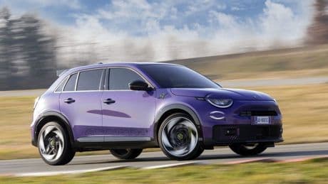 Abarth 600e: El Escorpión más potente de la historia con sensaciones de competición y tecnología de vanguardia
