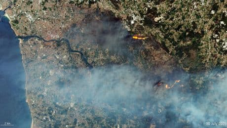 Las impactantes imágenes de la comarca portuguesa de Arouca cubierta por el humo