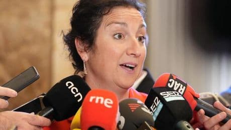 El Govern frenará la subida inmediata de la tasa turística tras el revés en el Parlament