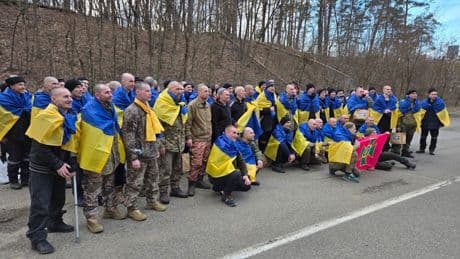 Ukrayna'da 18-22 yaşındaki erkeklerin yurt dışına çıkışı serbest hale geldi