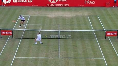 Pelotazo en la cara a uno de los chicos malos del tenis: Fritz atiza a Moutet