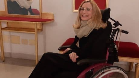 Suicidio assistito, Martina Oppelli morta in Svizzera: era malata di sclerosi multipla