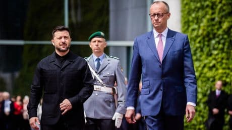 Guerra in Ucraina: Zelensky va da Merz, pronti 5 miliardi in aiuti  militari