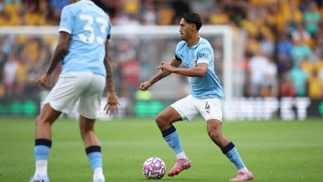 Tijjani Reijnders (27) maakt bij sensationeel debuut voor Manchester City diepe indruk op iconen: ’Ongelooflijk en een nachtmerrie om tegen te spelen’